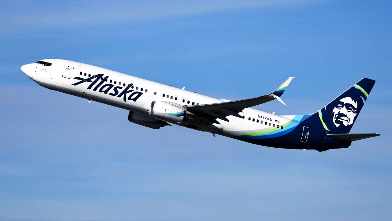 Alaska Airlines plane returns to Portland airport after passengers smell ‘odor’ in cabin