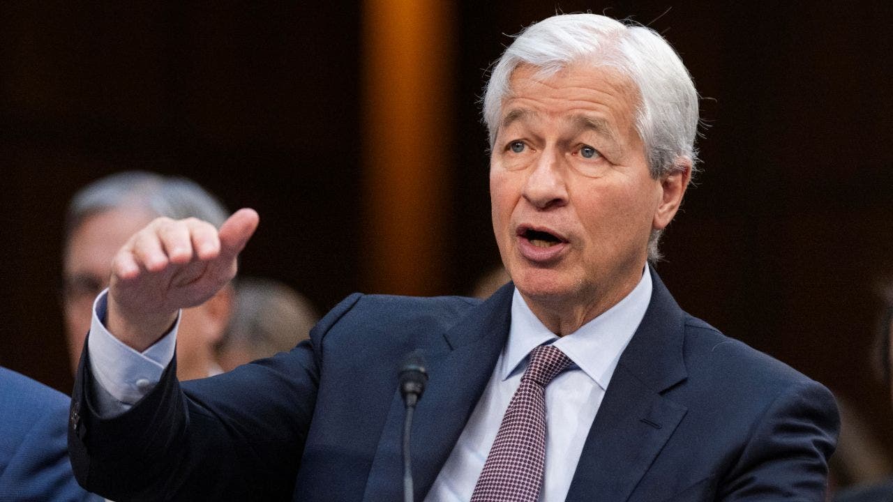 JPMorgan’s Jamie Dimon gives support to Disney’s Bob Iger in activist fight