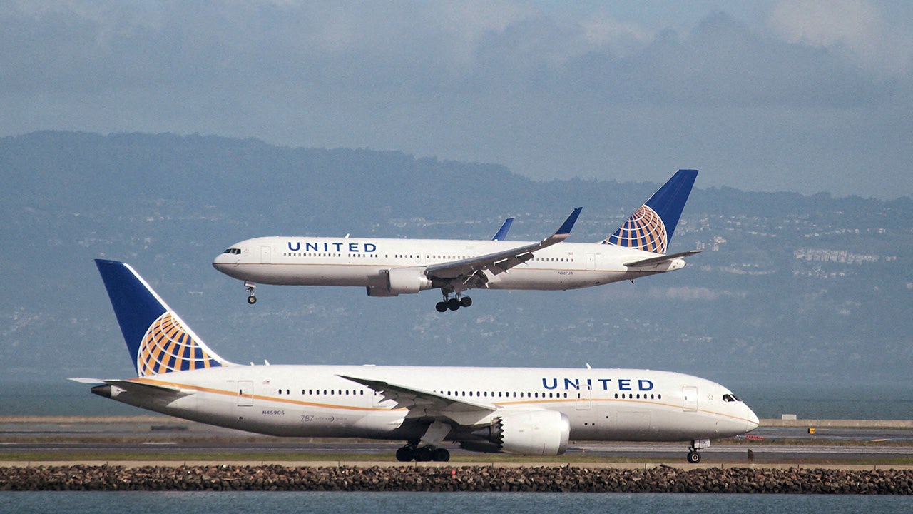 United will slow pilot hiring due to Boeing certification and manufacturing delays